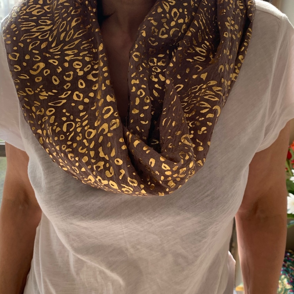 Infinity Gold Scarf - Picture 2 of 3
